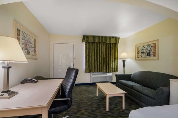Images SureStay by Best Western Falfurrias