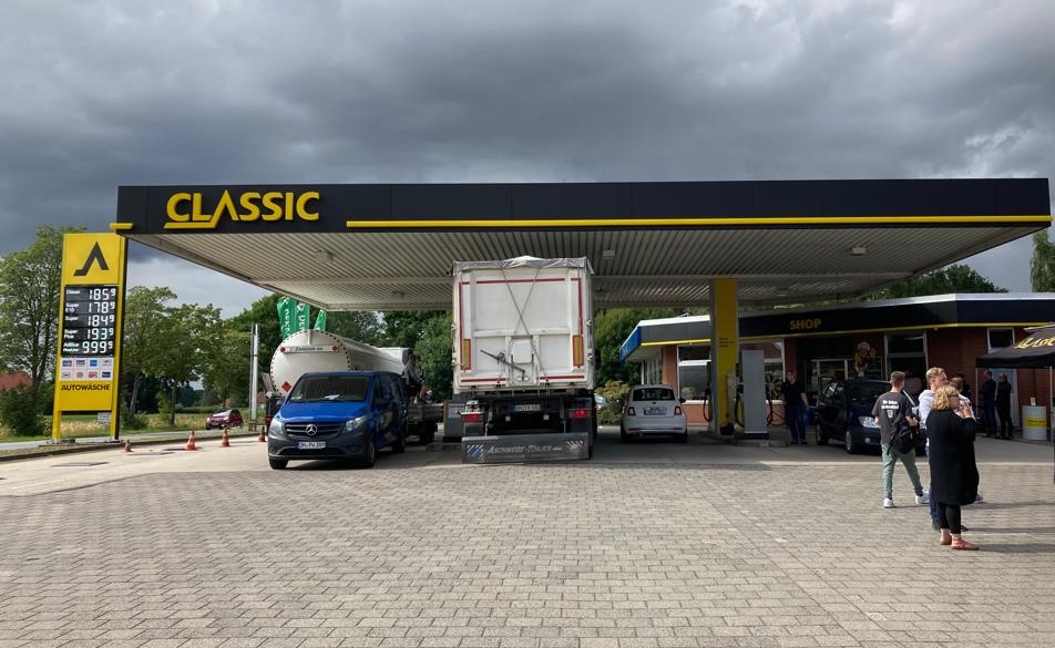 Bild 1 CLASSIC Tankstelle in Wietzen