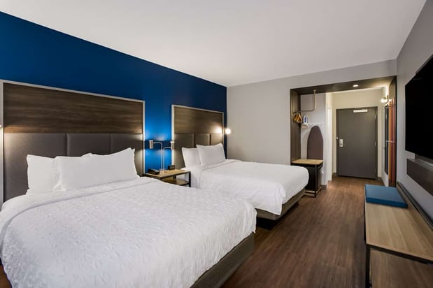 Images Tru by Hilton Traverse City