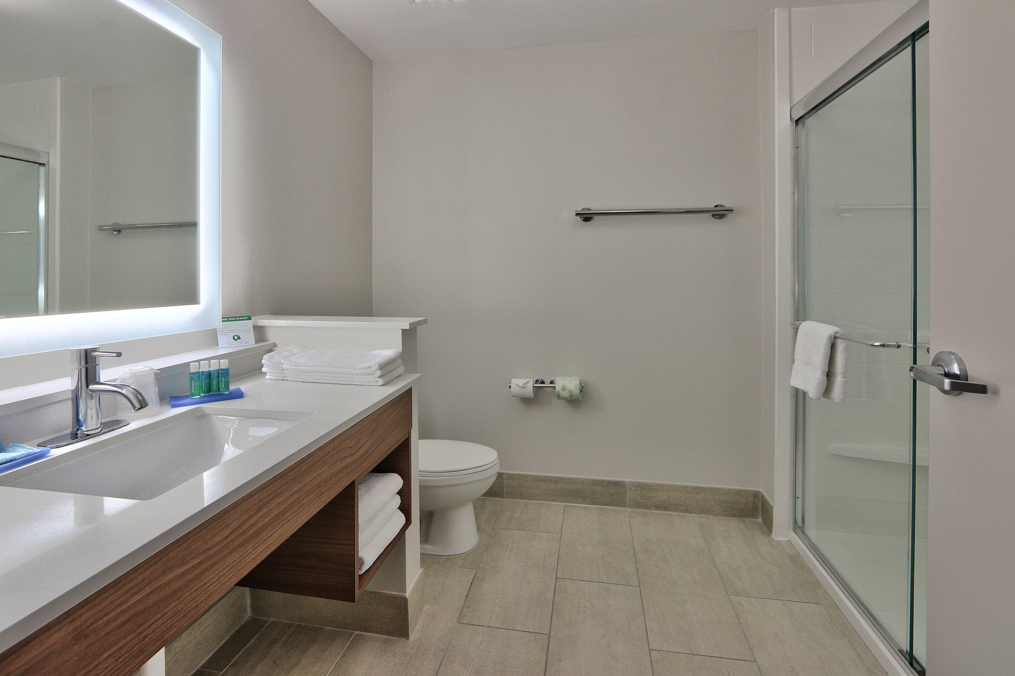 Holiday Inn Express & Suites Houston East - Beltway 8, an IHG Hotel