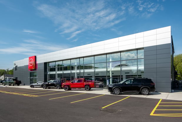 Images Lia Nissan of Saratoga