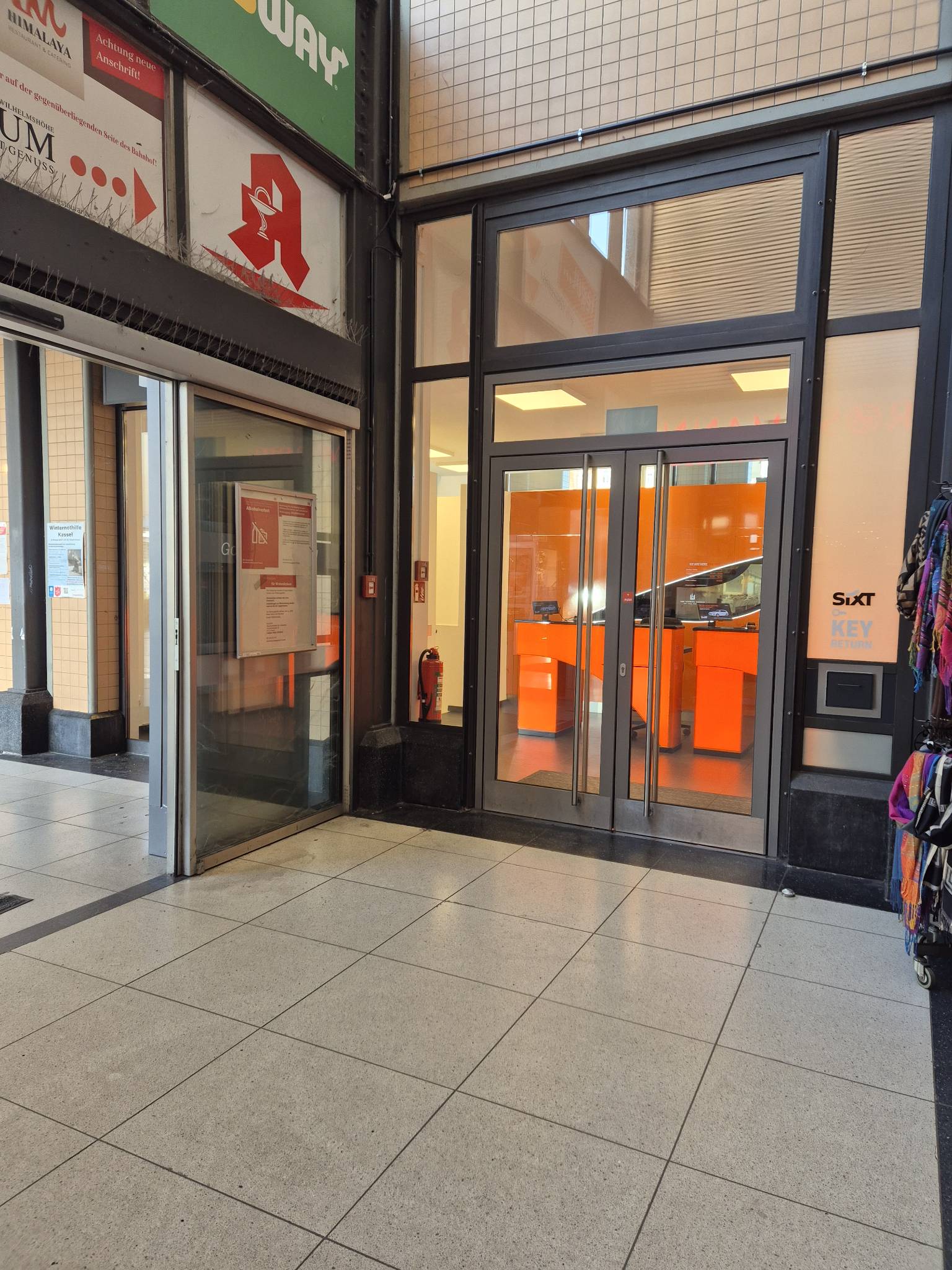 SIXT Autovermietung Kassel-Wilhelmshoehe Bahnhof, Willy-Brandt-Platz 1 in Kassel