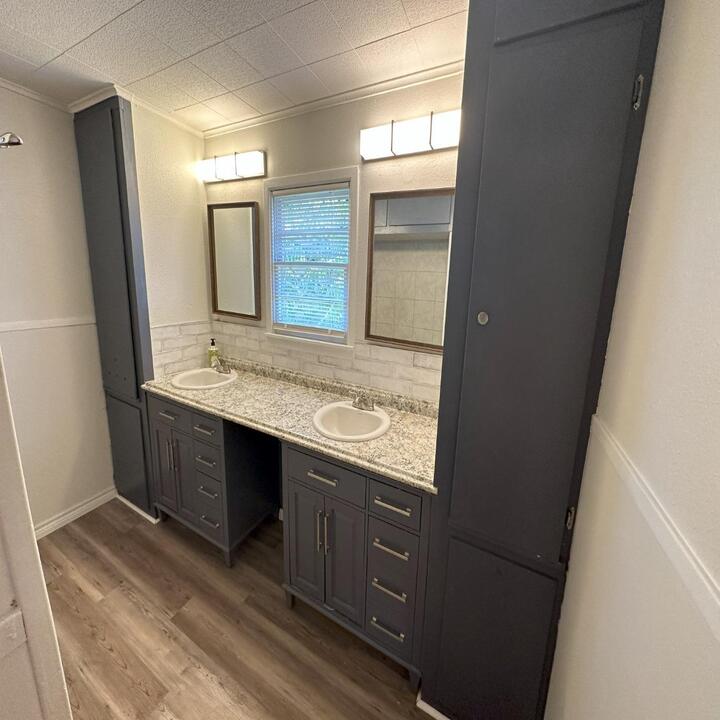 Images Liz Karr - Real Estate Agent- Aycock Realty