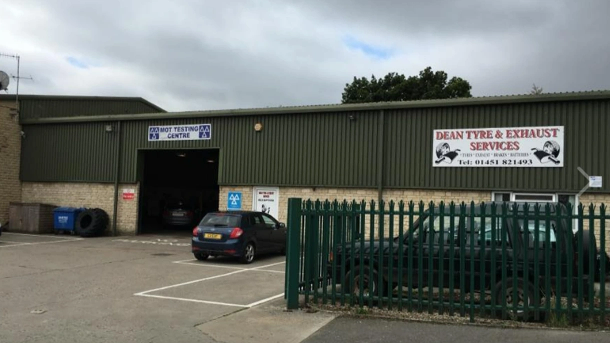 Dean Tyre & Exhaust Services Ltd | Bourton Tyres