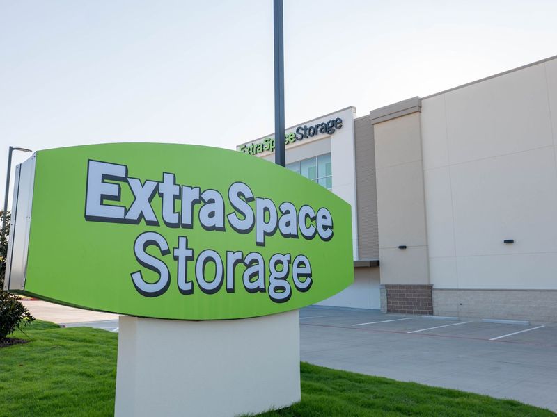 Images Extra Space Storage