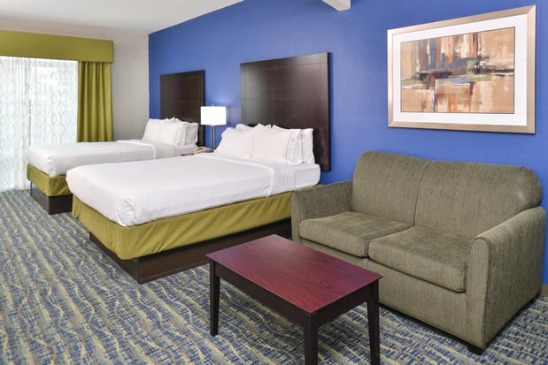 Images Holiday Inn Express & Suites San Antonio South by IHG