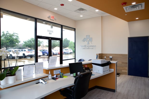 Images VetExpress Animal Urgent Care
