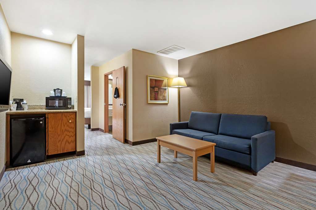 Two Queen Beds Suite