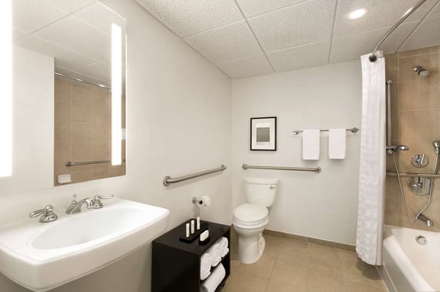 Images Embassy Suites by Hilton Boca Raton