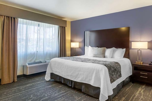 Images Best Western Plus Edmonds Harbor Inn