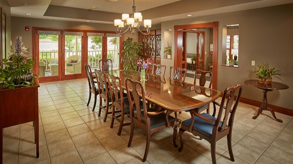 Photo of the dining room at Aspirus Hospice House