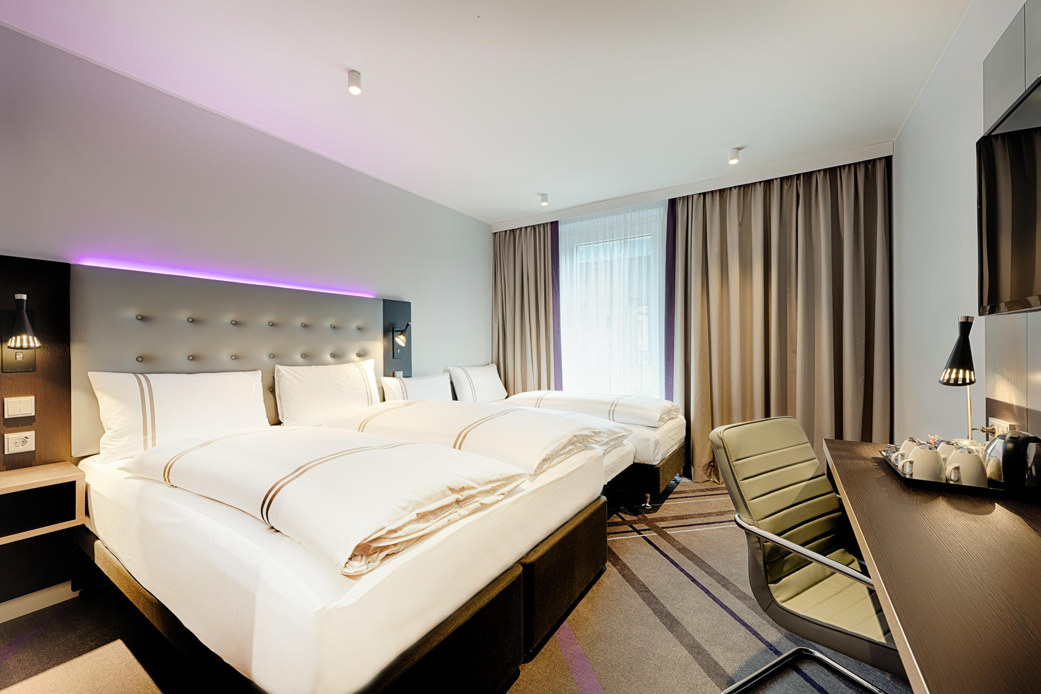 Premier Inn Hamburg City Klostertor hotel family room with double bed and two singles beds