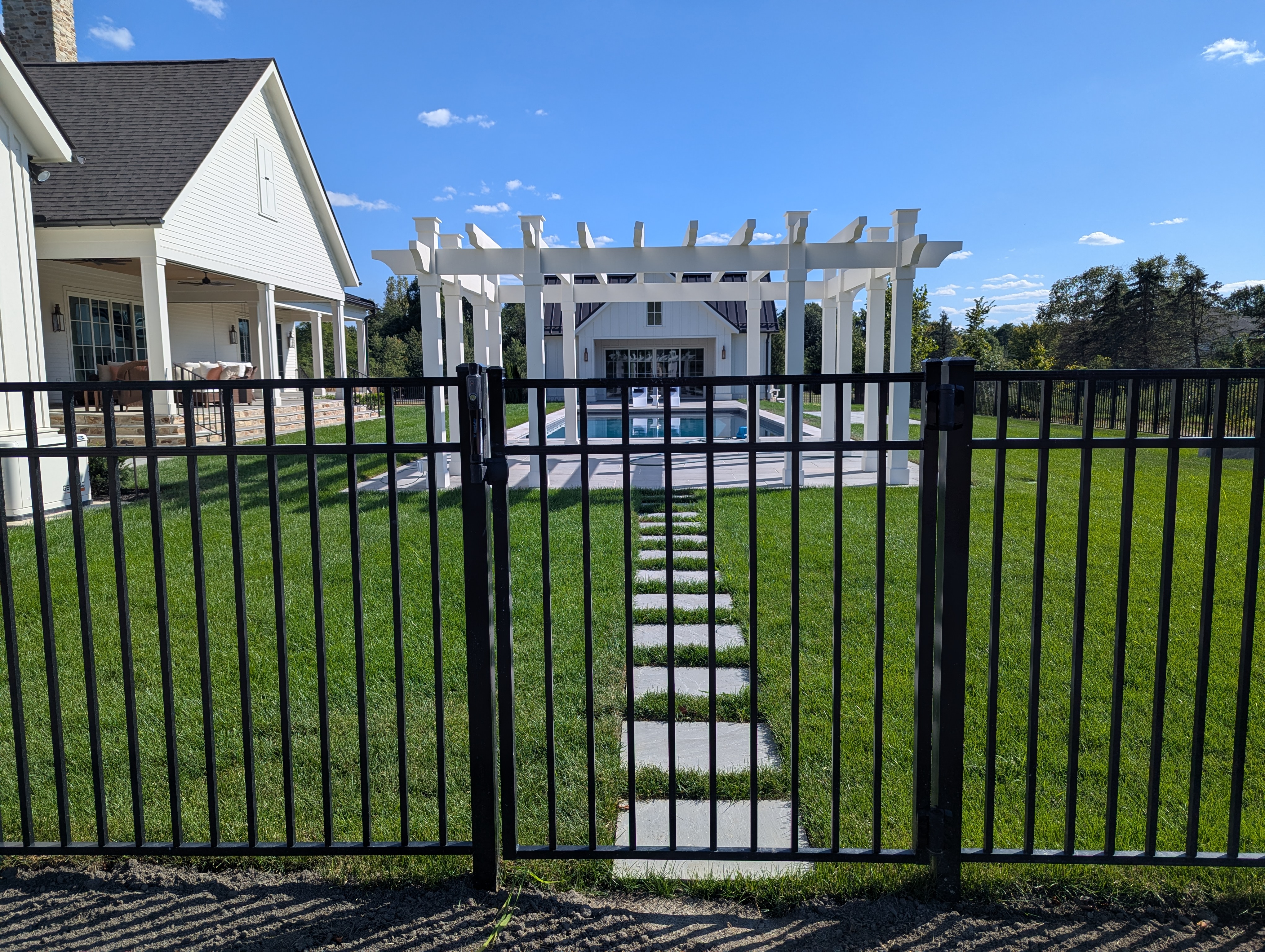 Yoder's Vinyl Fencing Image