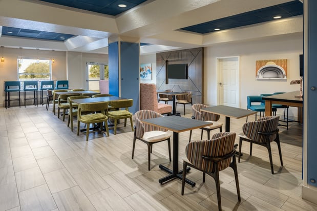 Images Holiday Inn Express & Suites Orlando International Airport by IHG
