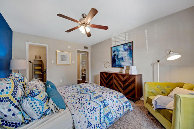 Images The Oaks at Valley Ranch Apartment Homes