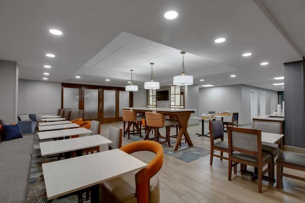 Images Hampton Inn Birmingham-Colonnade 280