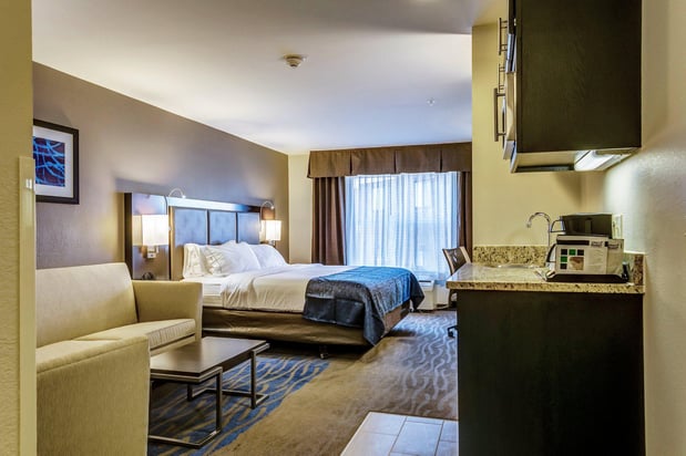 Images Holiday Inn Express & Suites St. Louis West-O'Fallon by IHG