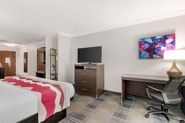 Images Best Western Medical Center North Inn & Suites Near Six Flags