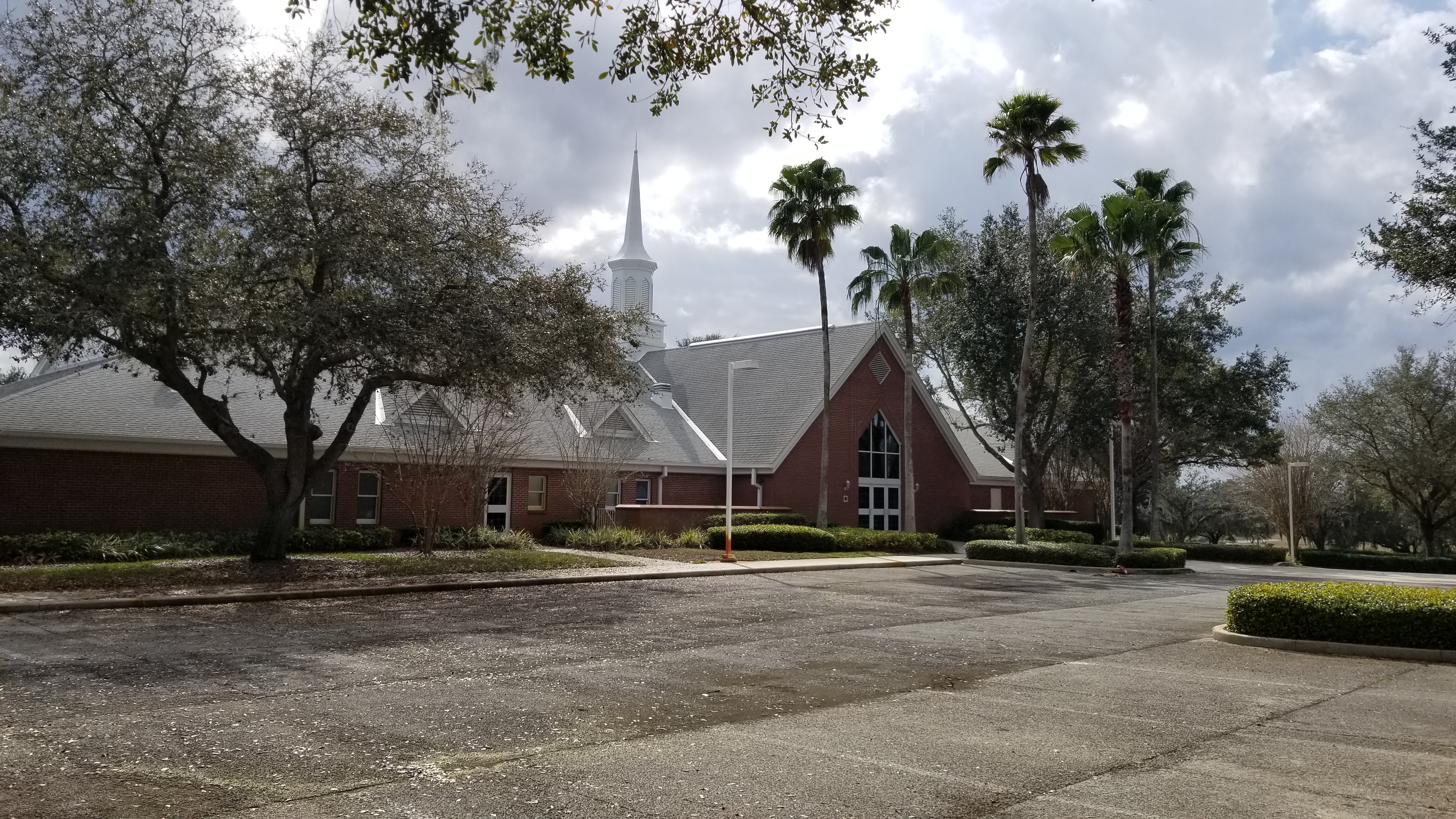 Exterior view of the Clermont Chapel entrance.