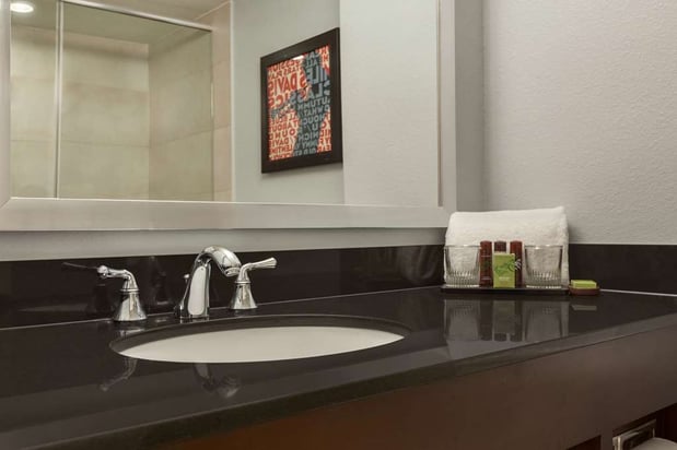 Images Embassy Suites by Hilton Baton Rouge