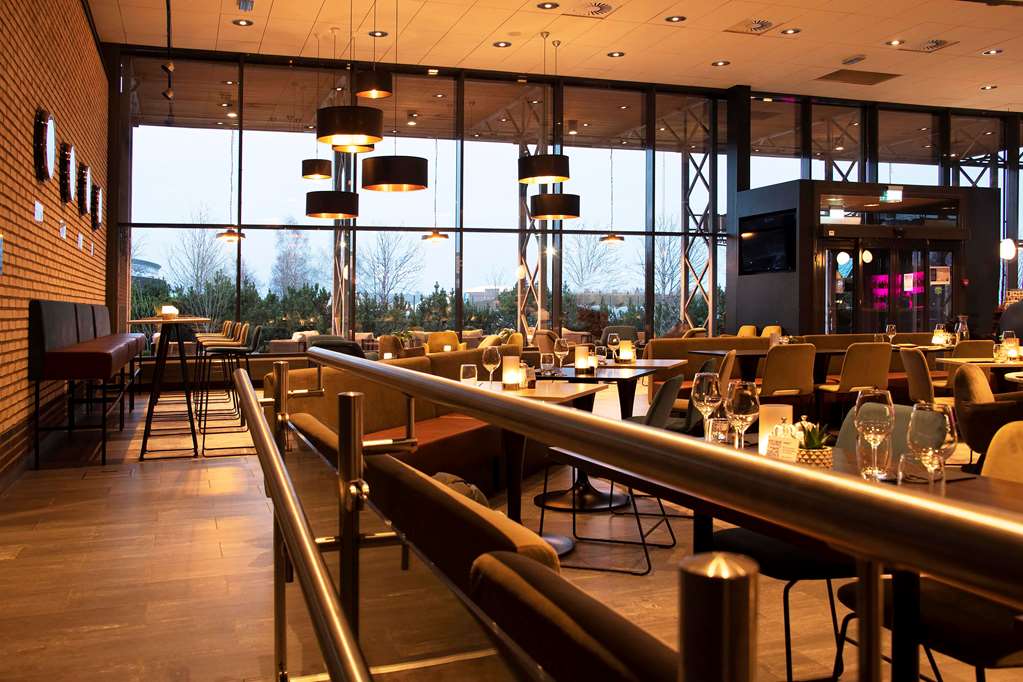 Images Park Inn by Radisson Oslo Airport Hotel West