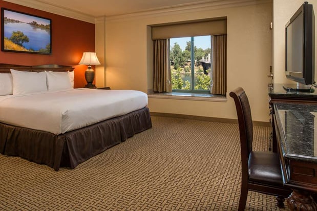 Images Embassy Suites by Hilton Sacramento Riverfront Promenade