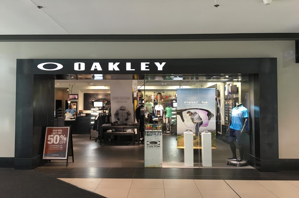 Oakley Store Toronto (416)348-0982