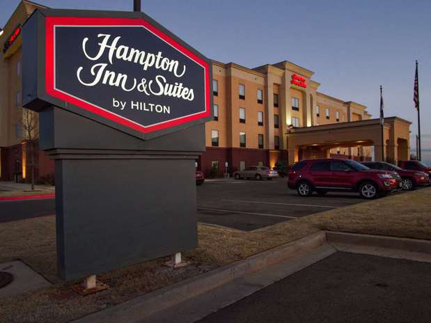 Images Hampton Inn & Suites Elk City