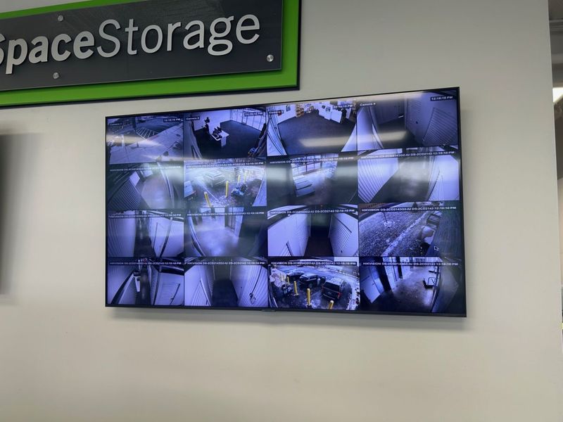 Extra Space Storage Image