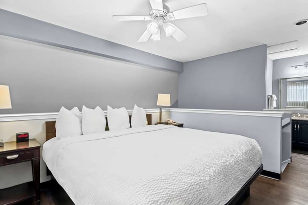Images SureStay Studio by Best Western Pensacola
