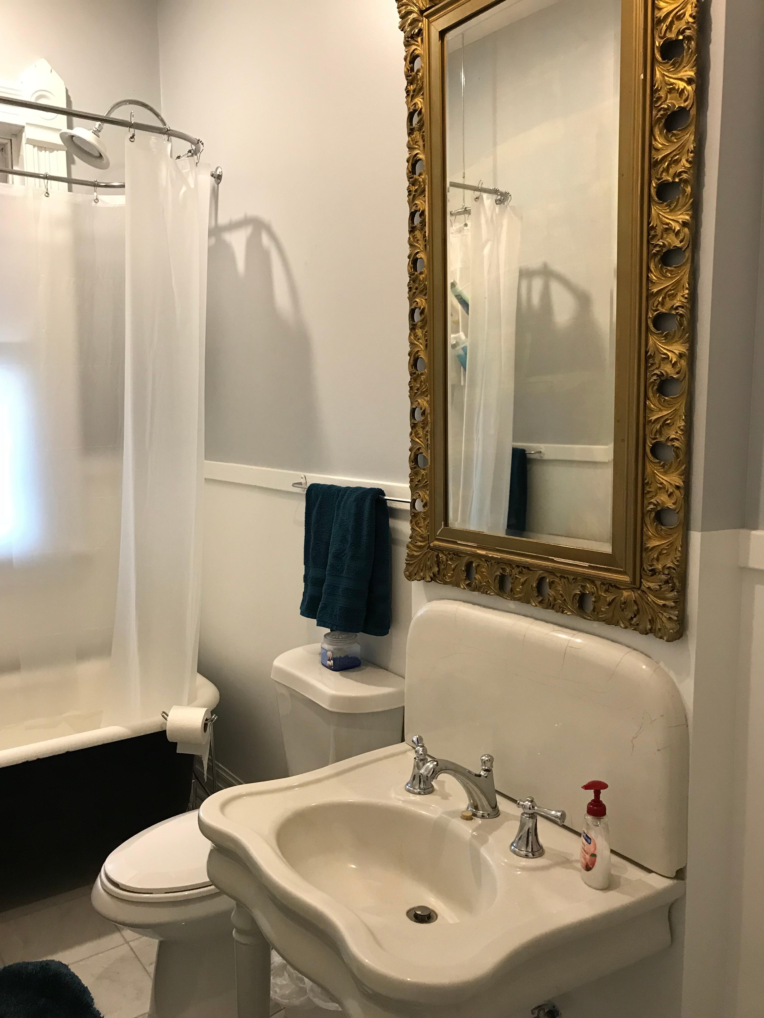 Benjamin Room Bathroom