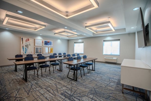 Images Holiday Inn Express & Suites Cleveland by IHG