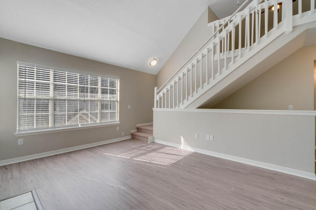 Images Knightsbridge at Stoneybrook