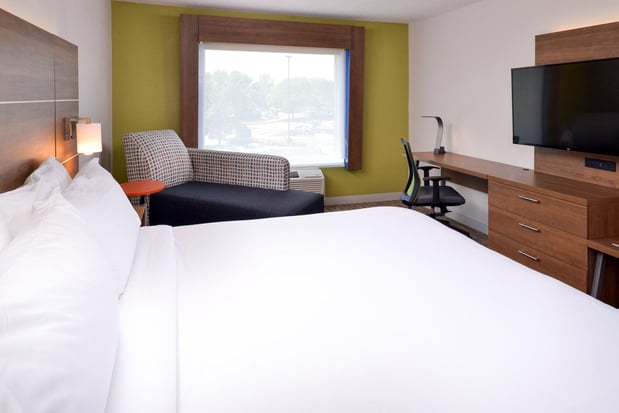 Images Holiday Inn Express & Suites Omaha - 120th And Maple by IHG