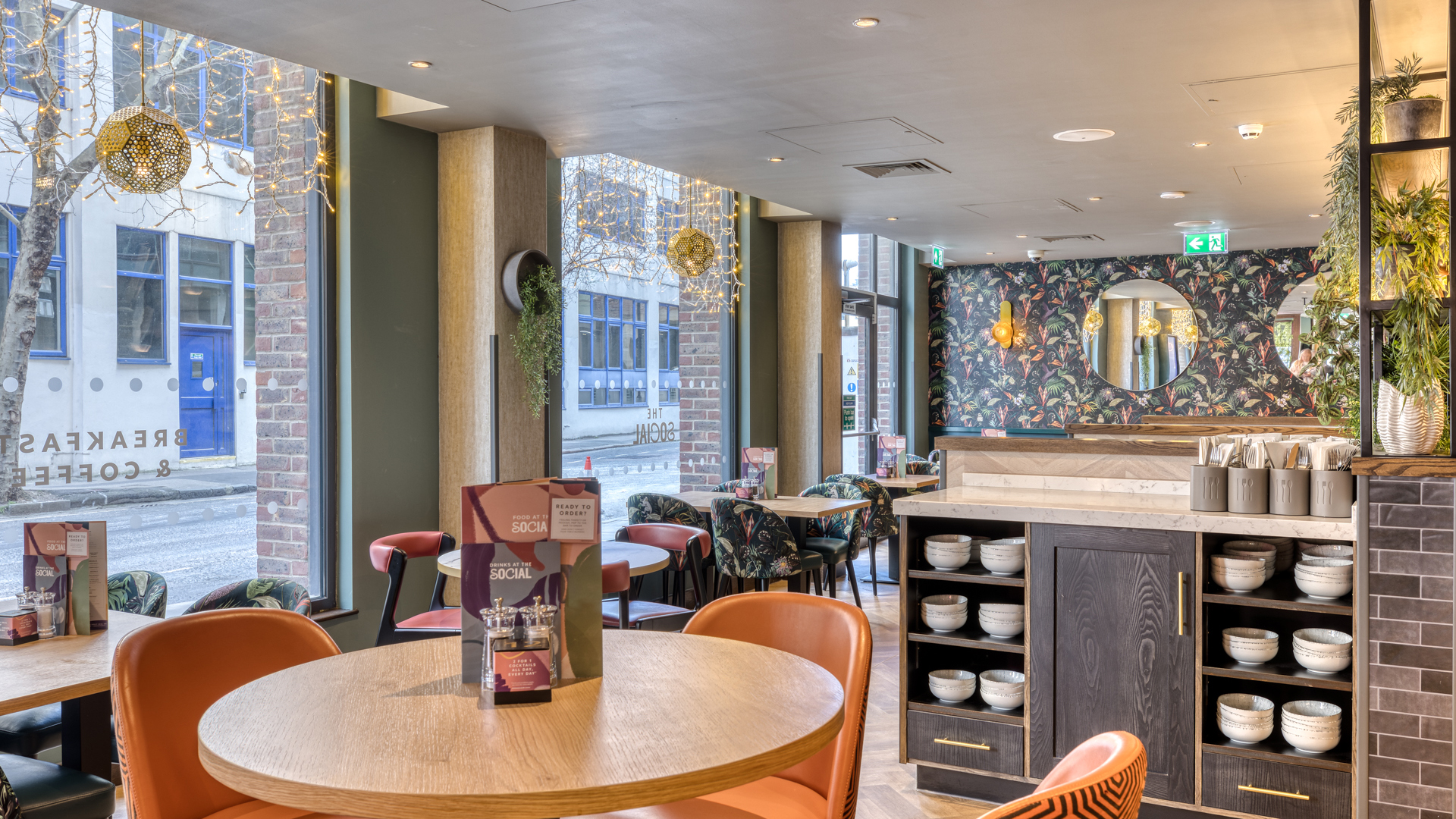Premier Inn London Southwark (Tate Modern) hotel The Social restaurant