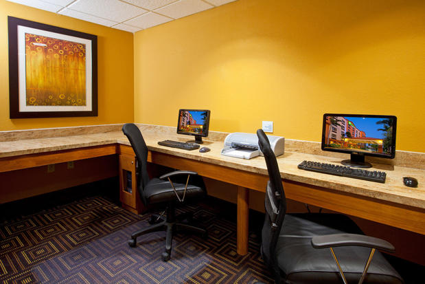 Images Holiday Inn Express & Suites Fort Lauderdale Airport West by IHG
