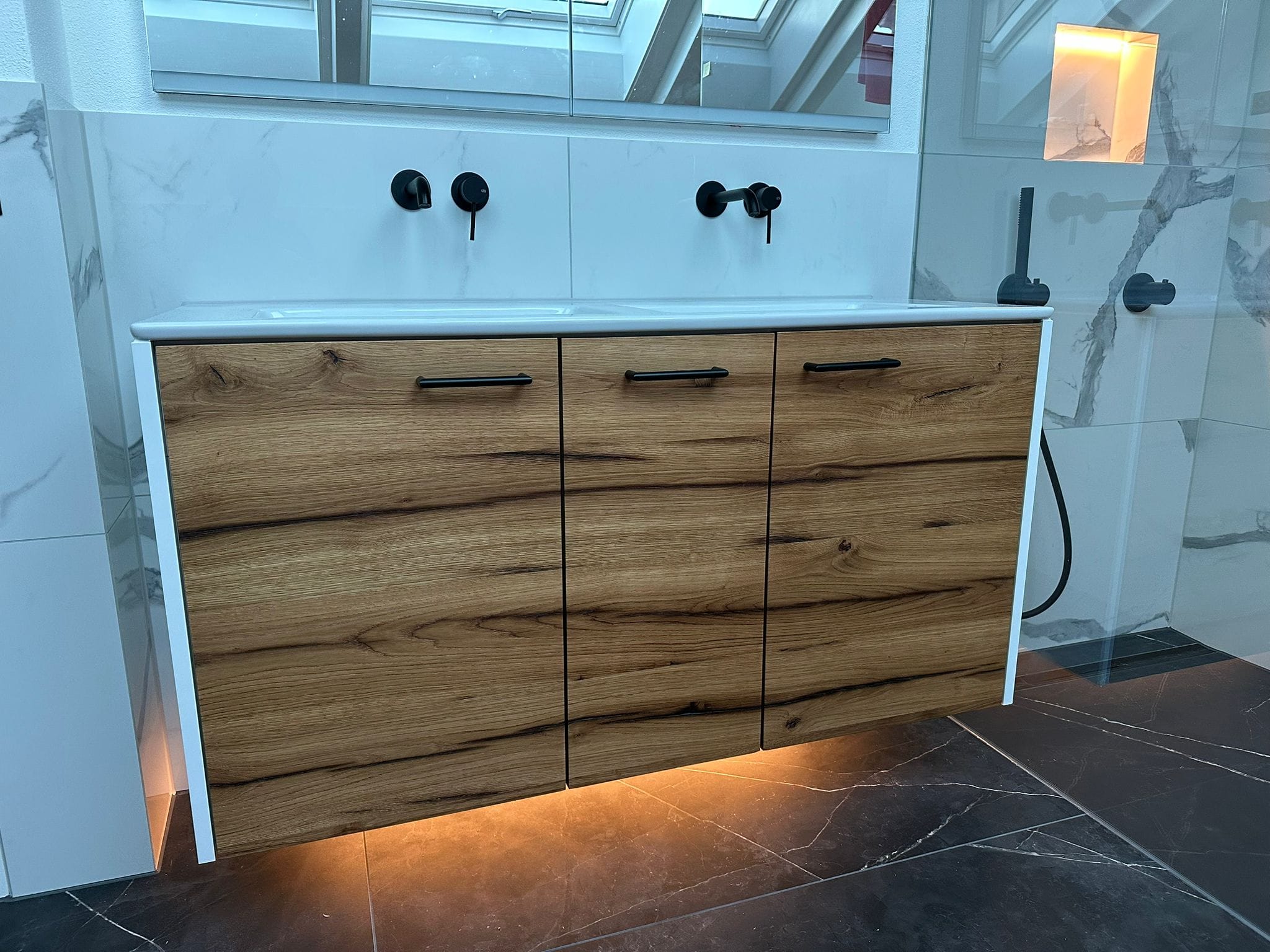 Frei Holzdesign GmbH, Fabrikstrasse 8 in Bäch SZ