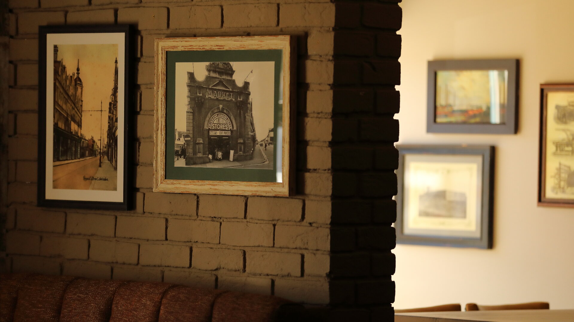 Images The Village Inn