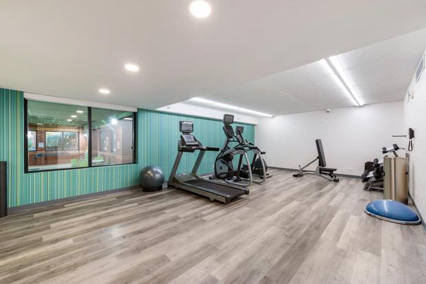 Images Holiday Inn Express Naperville by IHG