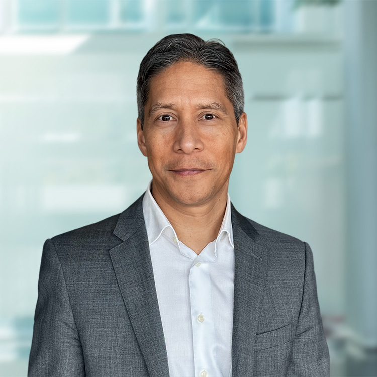 Headshot of Brian Estocapio, a wealth advisor at Chase