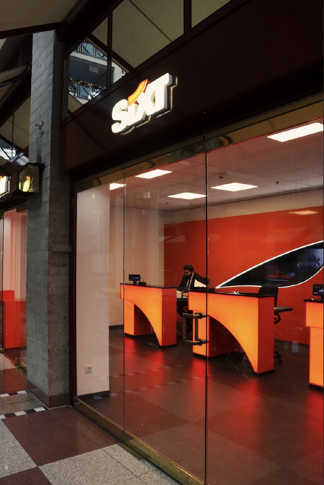 SIXT Autovermietung Köln Zentrum/Maritim Hotel, Heumarkt 20 in Köln