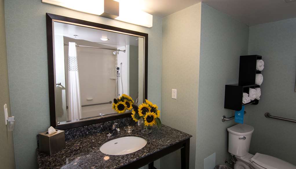 Images Hampton Inn & Suites by Hilton St. John's Airport