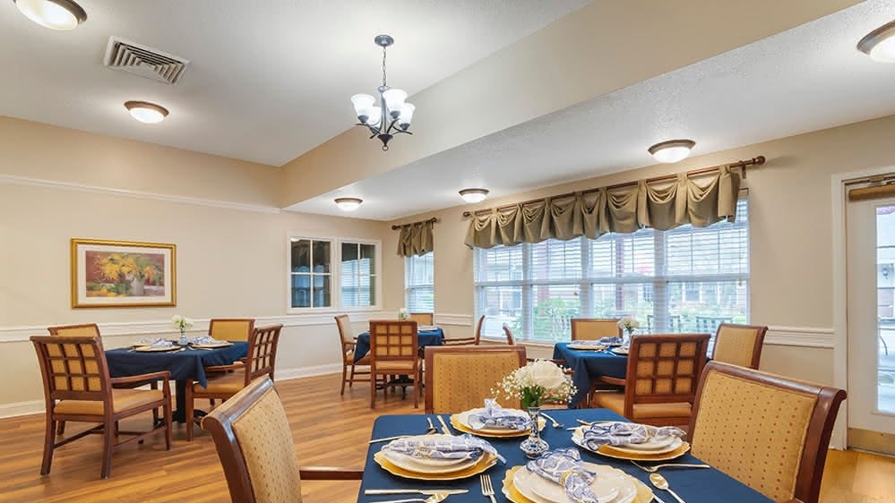 Monroe Square Memory Care Community Dining Room