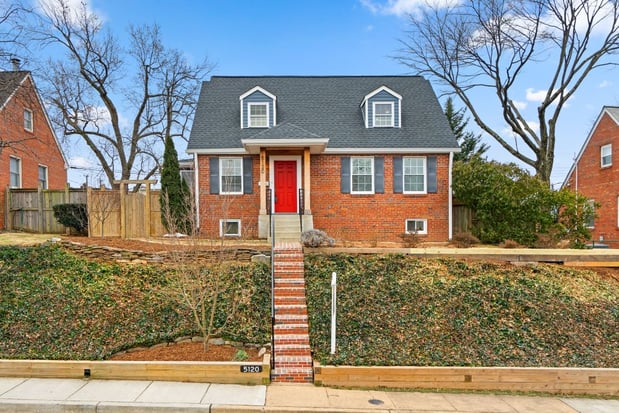 Images Bic DeCaro & Associates | eXp Realty | Northern Virginia REALTOR