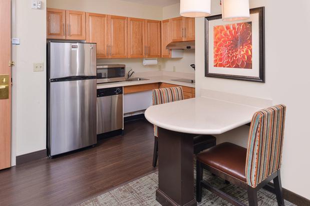 Images Staybridge Suites Ofallon Chesterfield by IHG