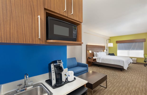 Images Holiday Inn Express & Suites Birmingham - Inverness 280 by IHG
