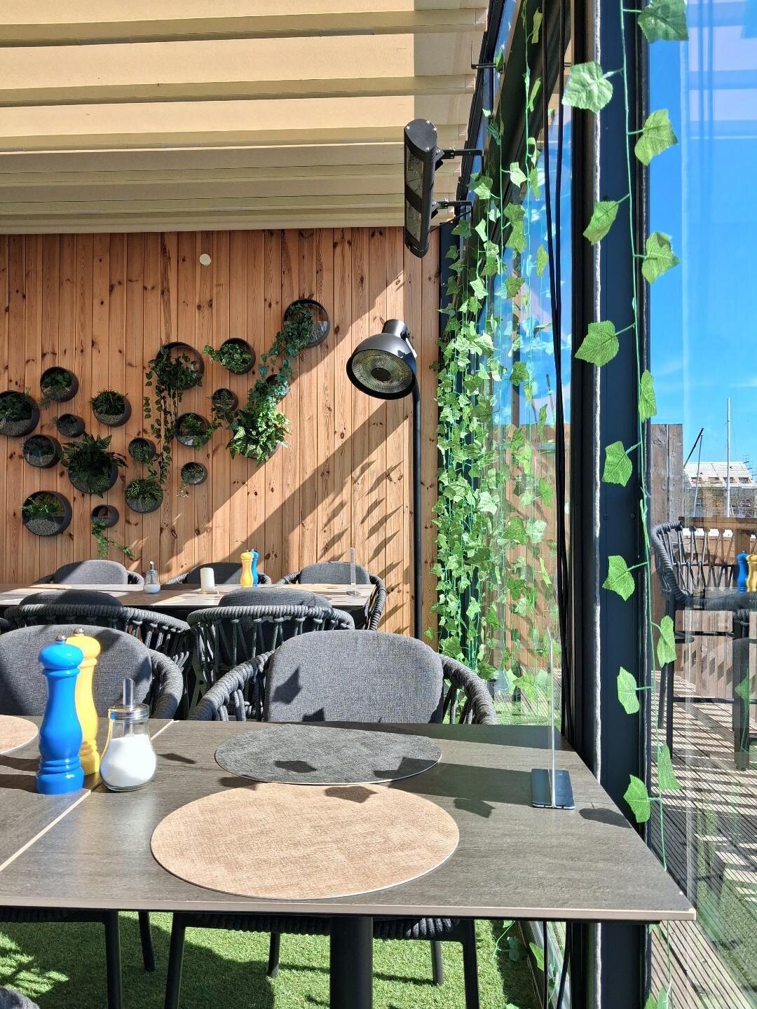 DünenWiese Café & Restaurant, Strandallee 98b in Scharbeutz