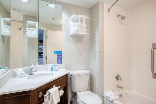 Images Hampton Inn Janesville