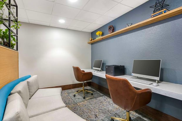 Images Best Western Plus Universal Inn