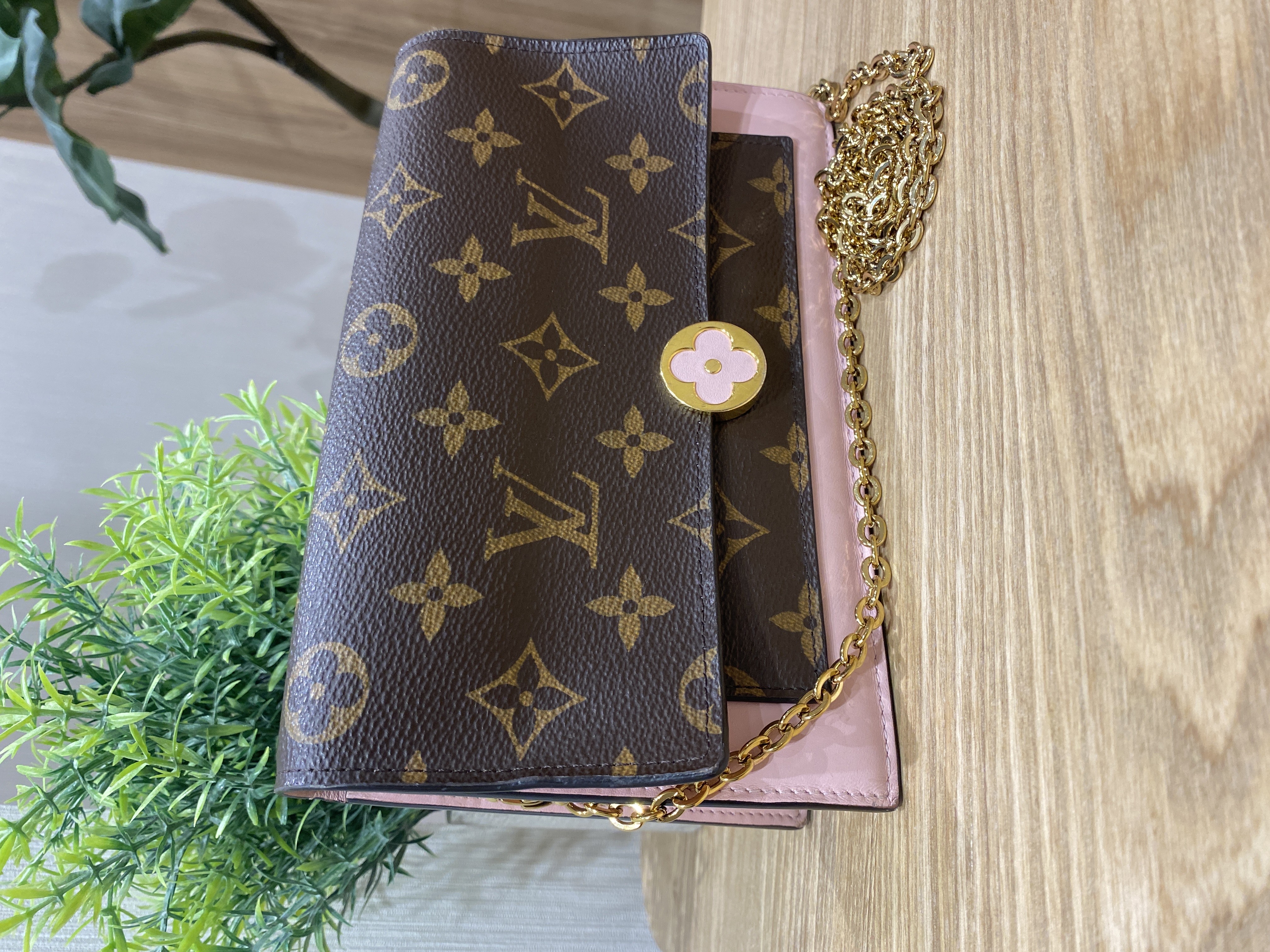 Images KOMEHYO（コメ兵）買取センター東岡崎